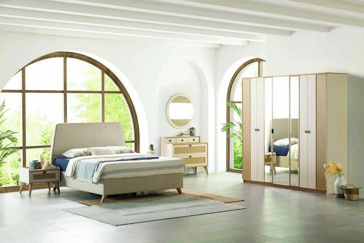 Ratte Bedroom